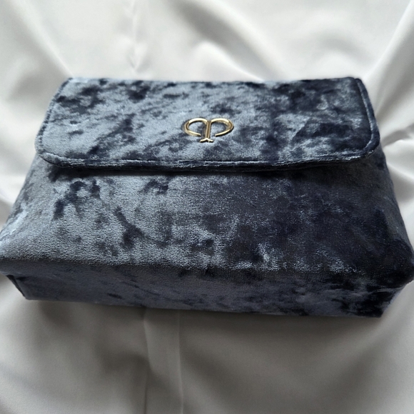 Chic Velvet Clutch Cosmetic Purse in Grey Blue Cle de peau beaute - Picture 3 of 13